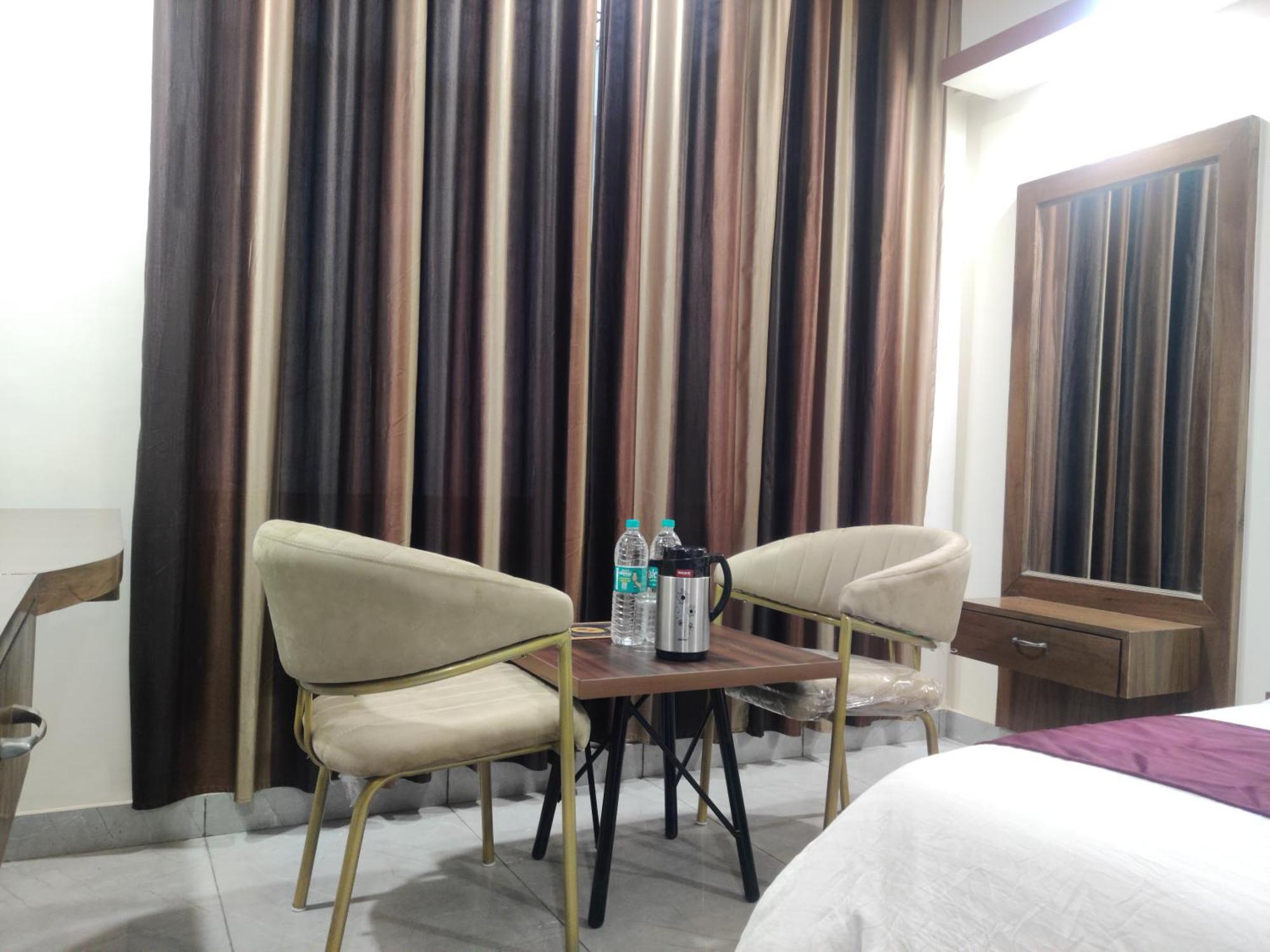 Hotel Hv Nāhan Esterno foto